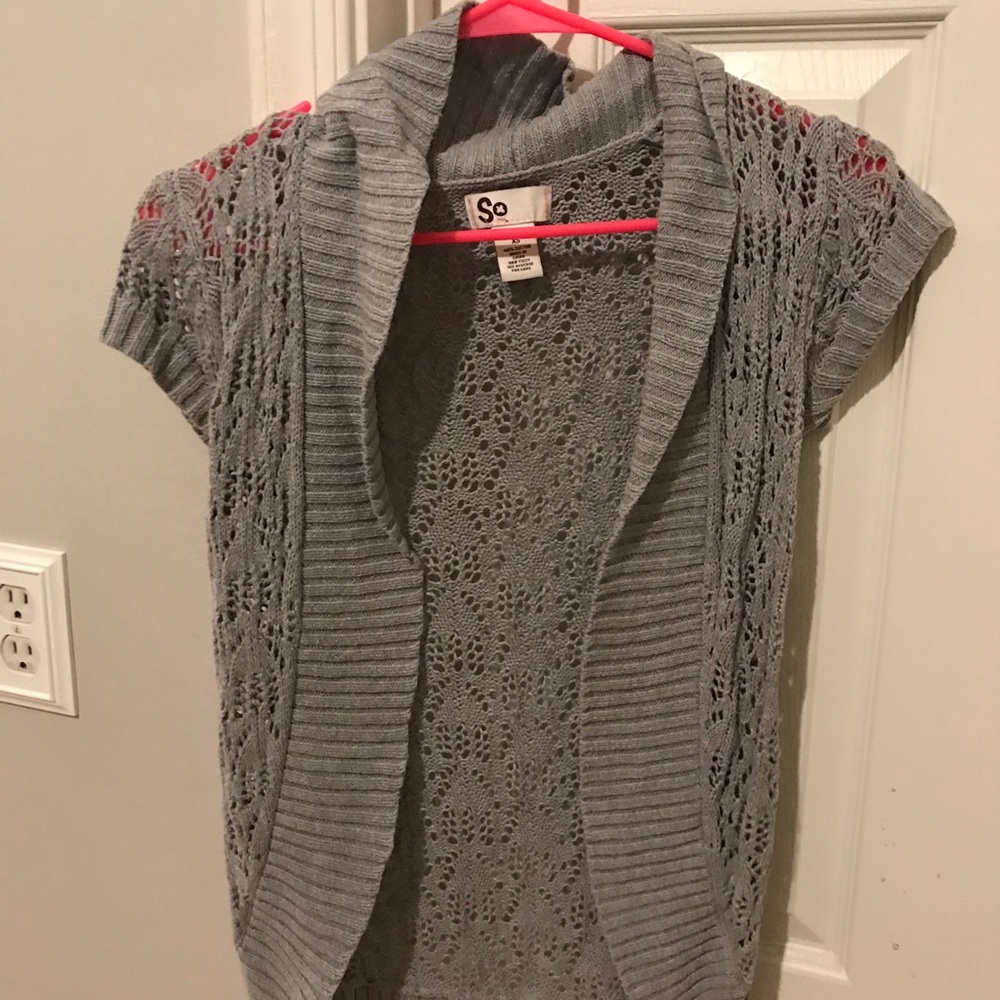 Gray short sleeved knit sweater